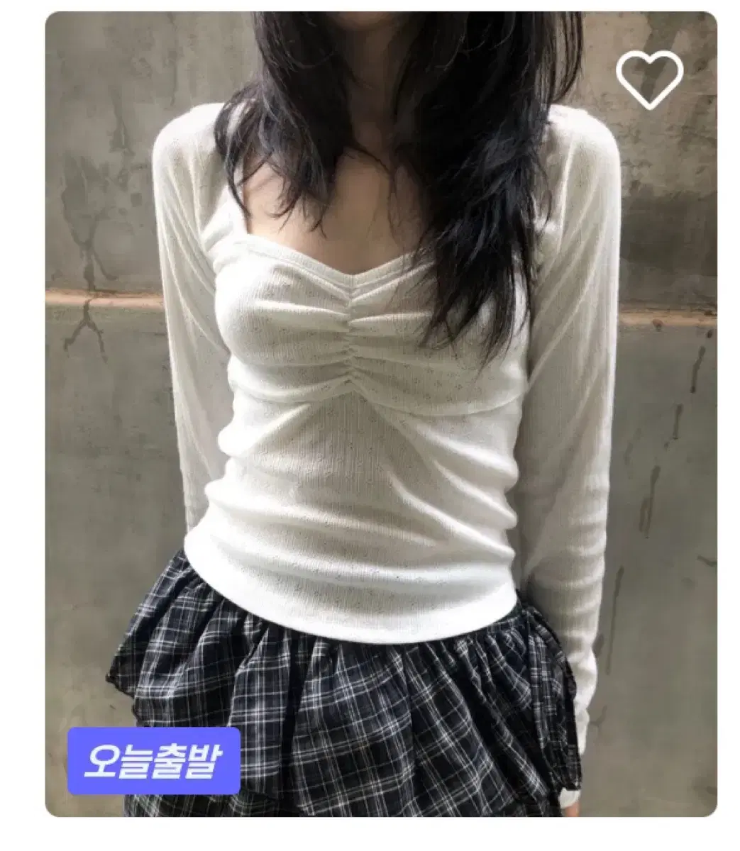 에이블리 지그재그 그린씨 펀칭 라인 티